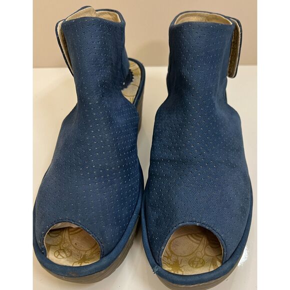 Fly London Yuzu wedge sandal. Size 39(W) - Picture 1 of 8